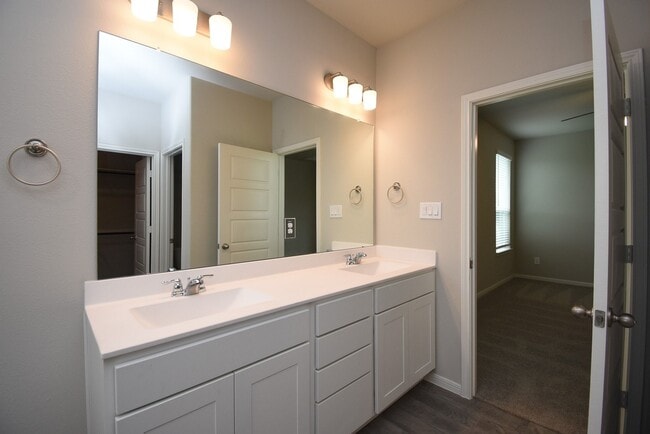 Building Photo - 2128 Port Jackson Dr