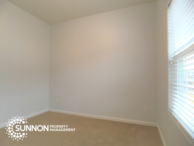Building Photo - Beautiful 3BR 2BA Ranch with Backyard Oasis