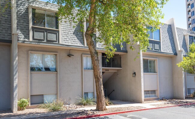 Building Photo - 1010 E Osborn Rd