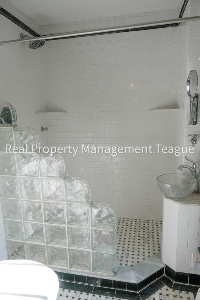 Building Photo - Dream home in Altamont
