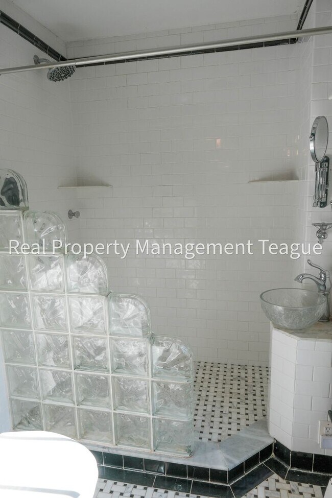 Building Photo - Dream home in Altamont