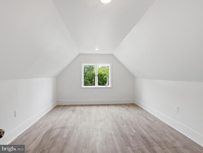 Building Photo - 6008 Clearspring Rd