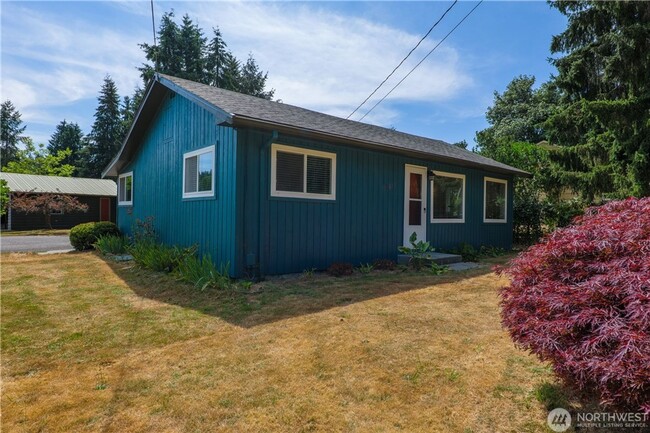 Building Photo - May Valley Road business opportunity available - 2 bedroom 1 bath home with carport & office and ...