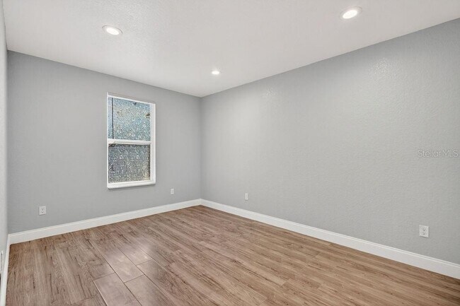 Building Photo - 722 22nd St