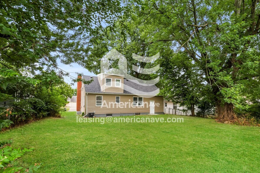 Building Photo - 1543 Vancouver Dr