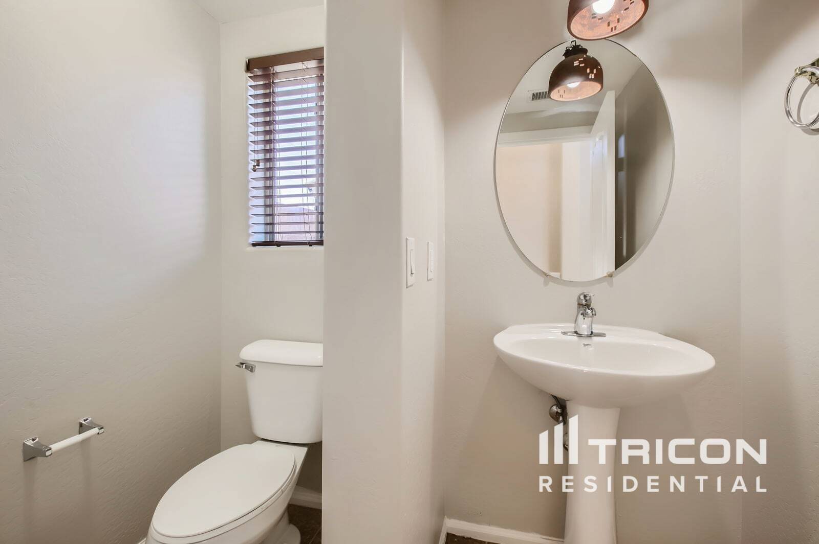 Building Photo - 40352 W Novak Ln