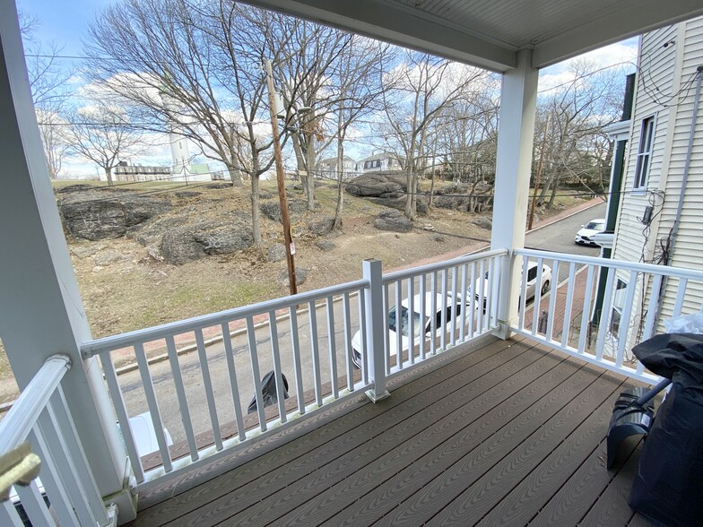 Building Photo - 47 Beech Glen St