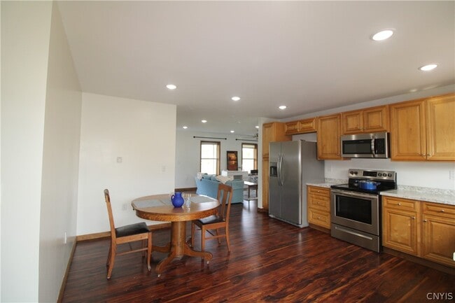 Building Photo - 1601 Lighthouse Hill Rd