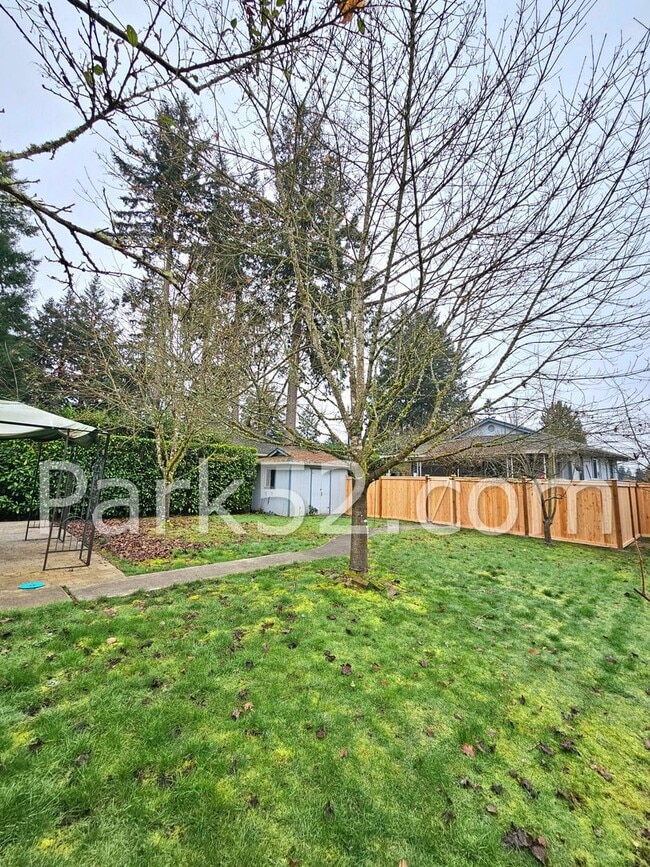 Building Photo - 1/2 Off First Full Month! 4 Bedroom Single Family Home in Lakewood