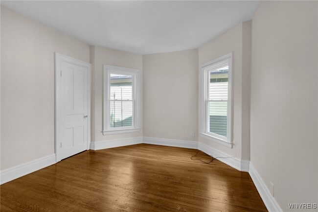 Building Photo - 146 Lancaster Ave