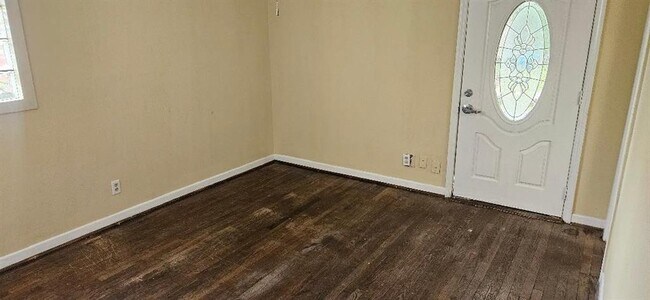 Building Photo - 5927 Moonmist Dr