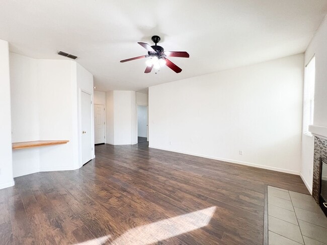 Building Photo - Corner Lot in Windrift Community