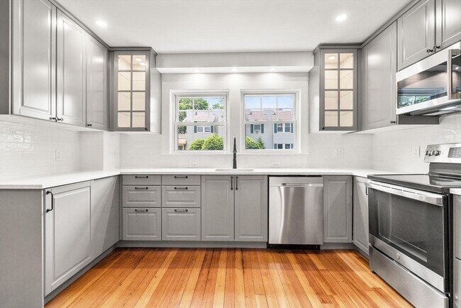 Primary Photo - 35 Rossmere St