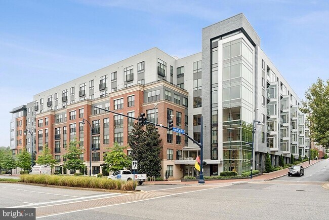 Building Photo - 145 Riverhaven Dr