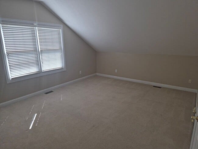 Building Photo - 6237 Muirloch Ct S