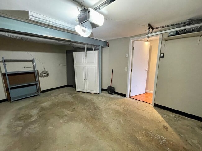 Building Photo - South Fayette - Spacious 3 Bedroom, 2.5 Bath Townhouse - Hunting Ridge Community