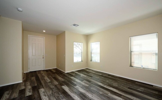 Building Photo - BEAUTIFUL 3 BEDROOM PLUS HUGE LOFT  for RENT