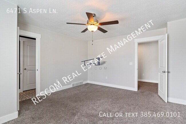 Building Photo - 6471 S Aspen Ln