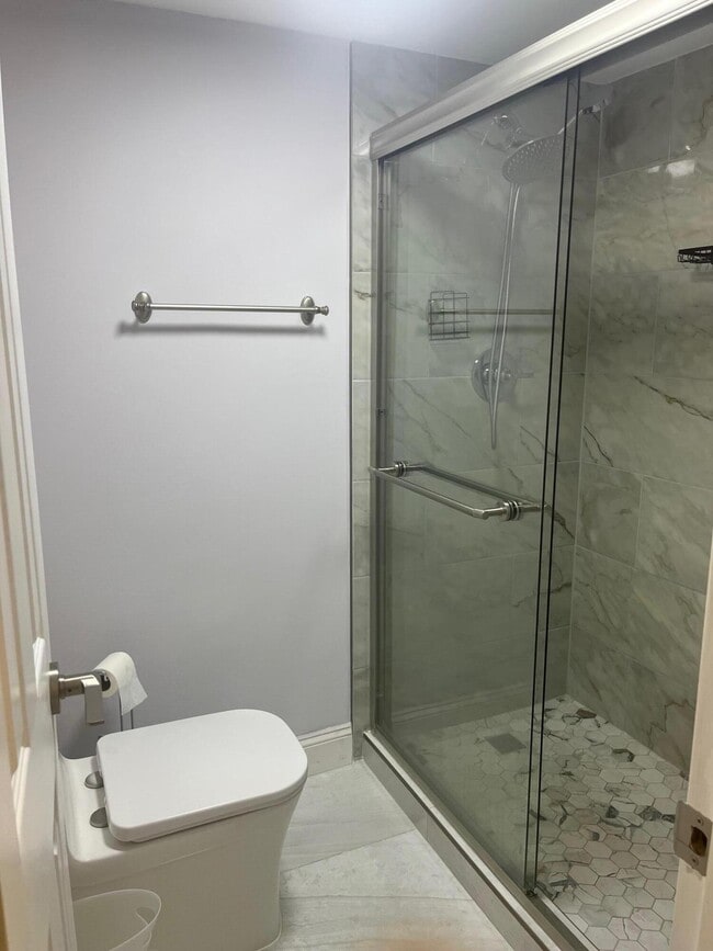 Building Photo - 1849 S Ocean Dr