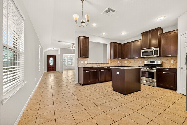 Building Photo - 7219 Victorville Dr