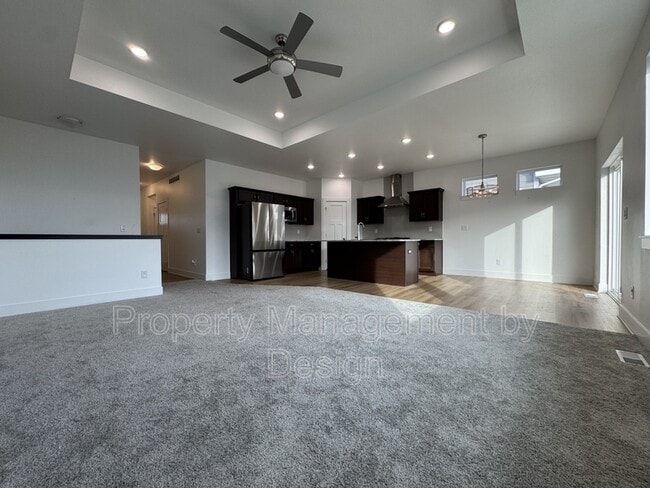 Building Photo - 835 SE Booth Ave