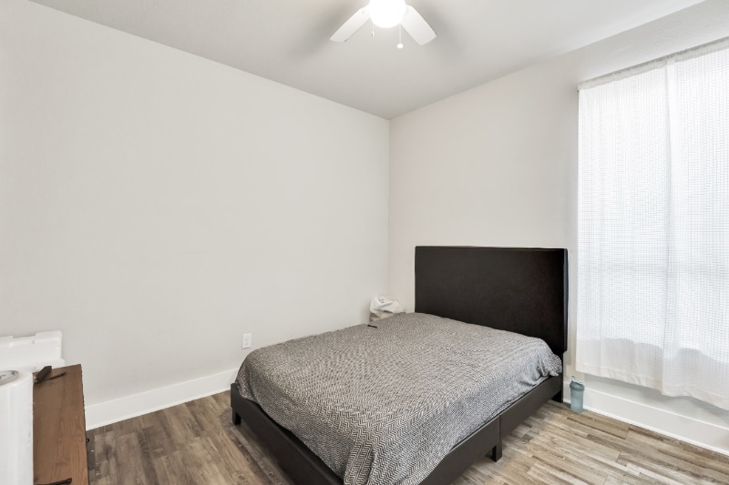 Building Photo - 4621 Collins Ave