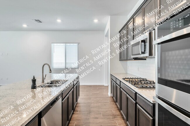 Building Photo - 10858 W Yates Ln