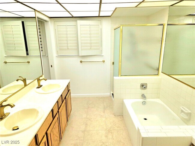 Building Photo - 1751 E Reno Ave