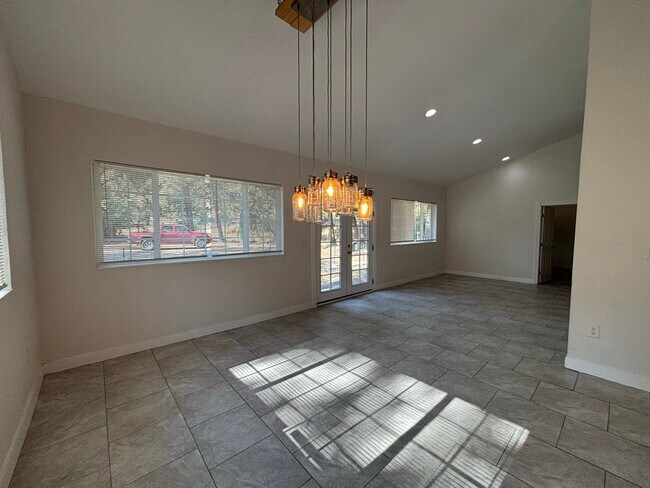 Building Photo - 3303 N Shingle Rd