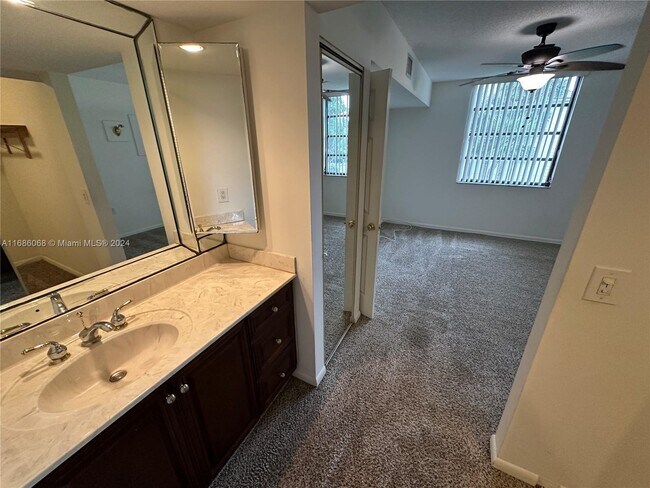 Building Photo - 3650 Whitehall Dr