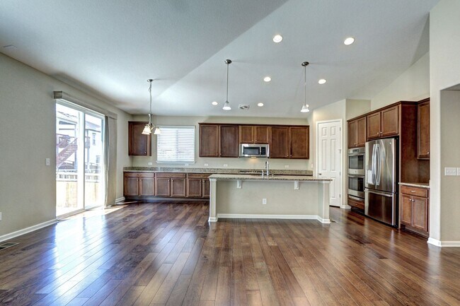 Building Photo - Location! Villages at Castle Rock 3bed/2.5...