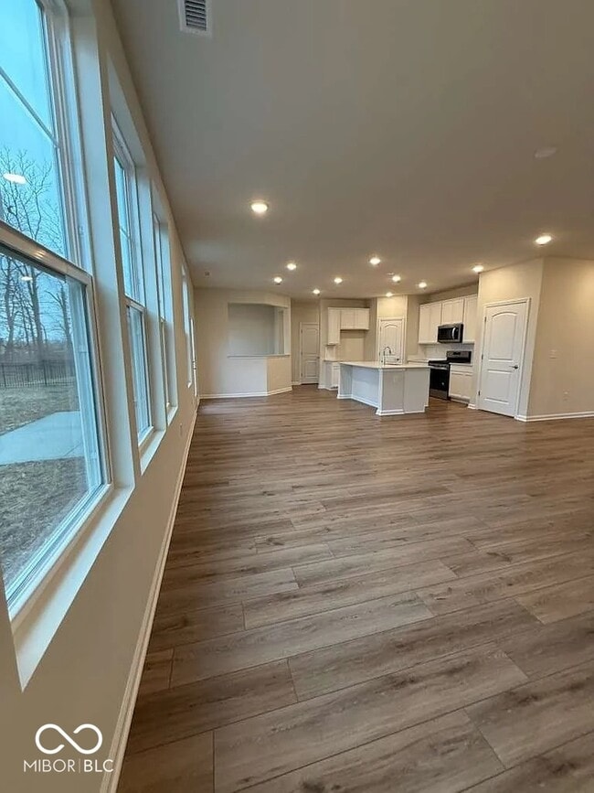 Building Photo - 6871 Seabiscuit Rd