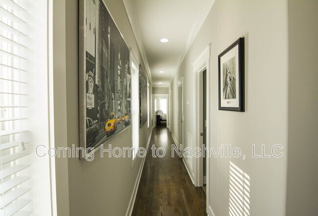 Building Photo - 910 11th Ave N