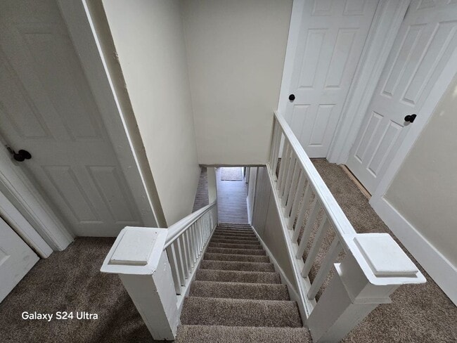 Building Photo - Renovated 3-Bedroom Home – We Welcome Sect...