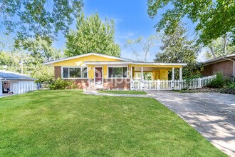 Building Photo - Fantastic 3bd/1.5ba home! Coming soon!