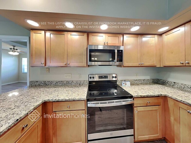 Building Photo - 4124 Ridgemoor Dr N