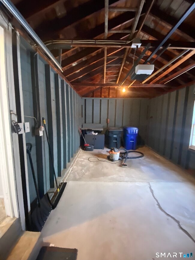 Building Photo - 178 Edgewood Dr