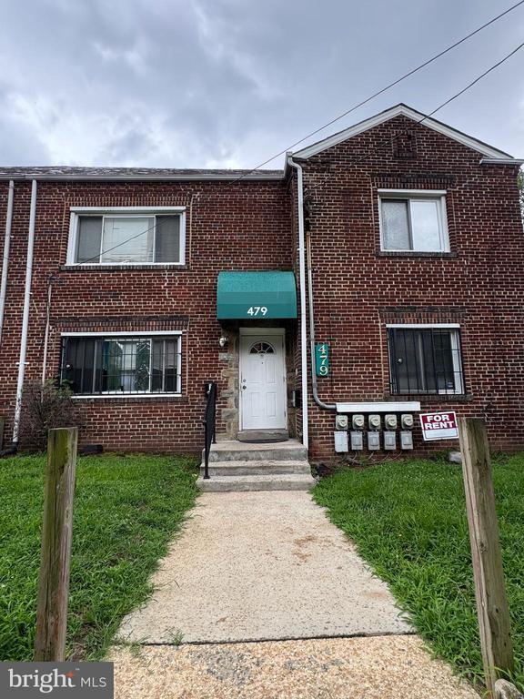 Primary Photo - 479 Orange St SE
