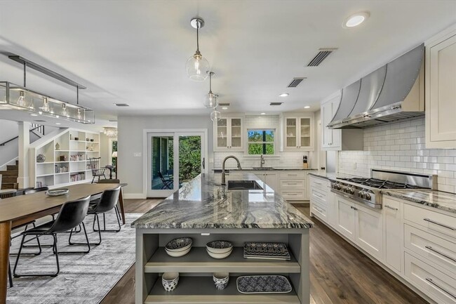 Building Photo - 3102 Foxfire Dr