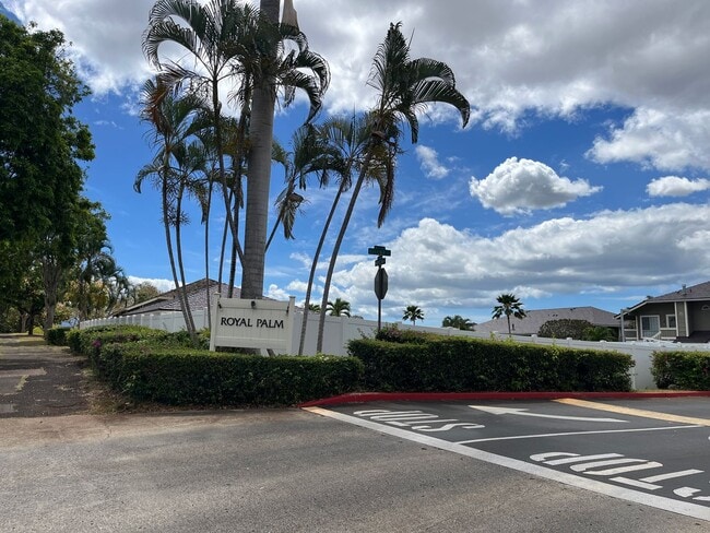 Building Photo - Royal Palm (Waipio) - Upstairs 2 bedrooms,...