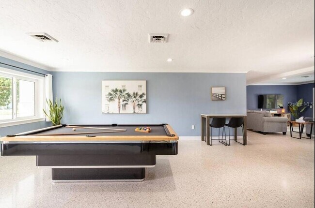 Building Photo - 2545 Webber St