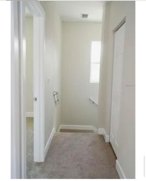 Building Photo - 527 Jetstar Ln