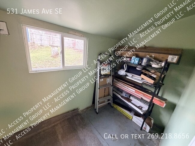 Building Photo - 531 James Ave SE