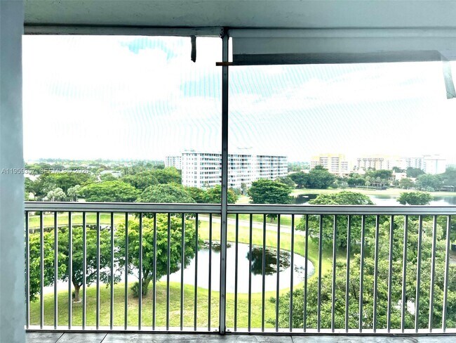 Building Photo - 2940 N Course Dr