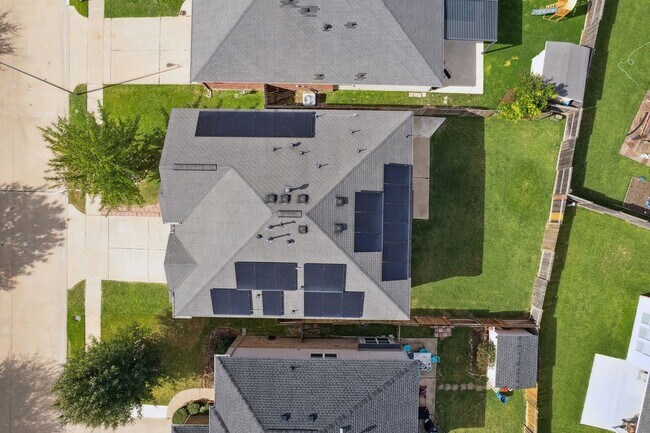 Building Photo - 24710 Hikers Bend Dr