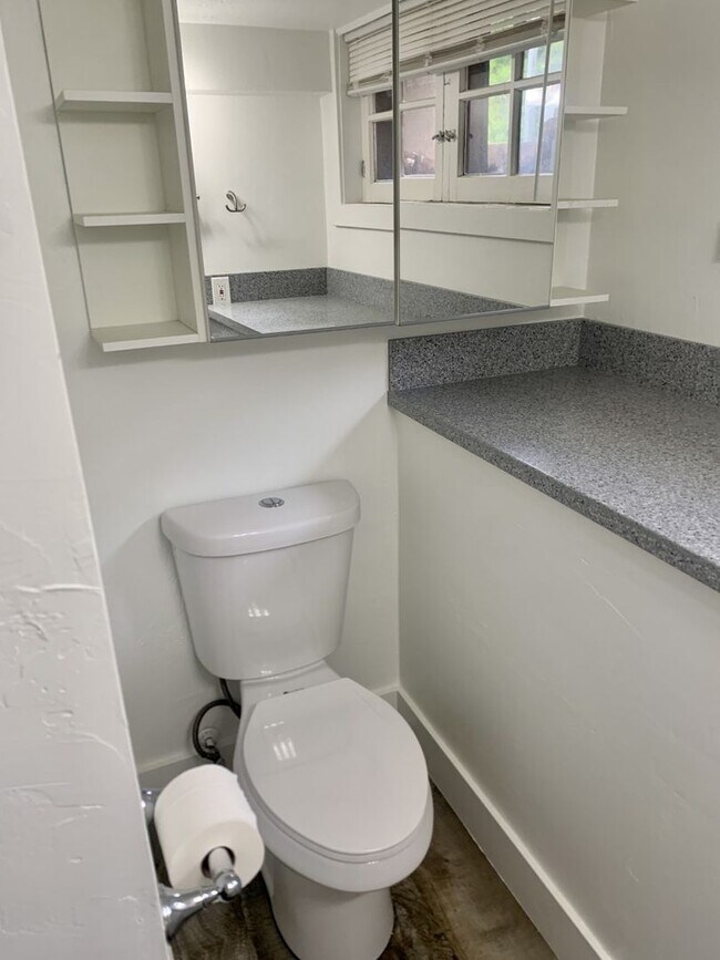 Building Photo - RES_6158LLC_DENSLEY_470