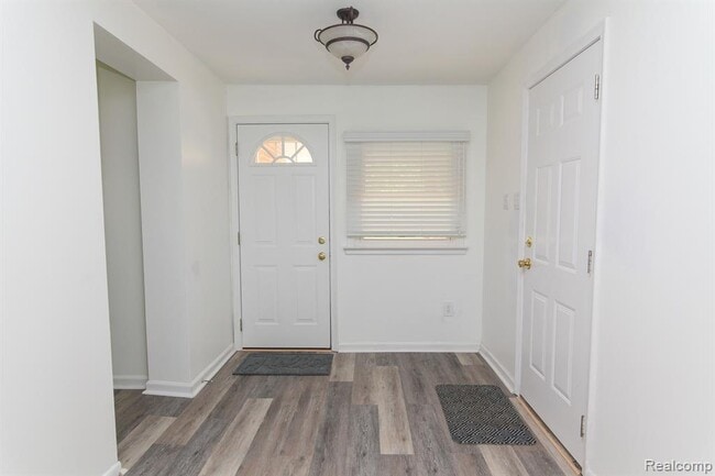 Building Photo - 5900 Wright Dr