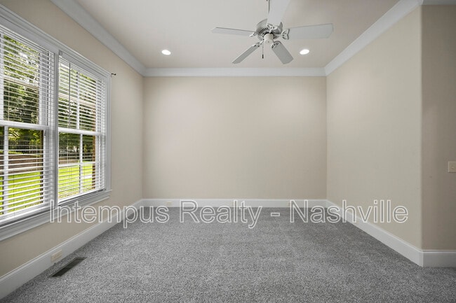 Building Photo - 7 Crooked Stick Ln