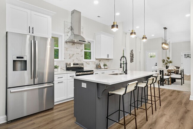 Building Photo - 316 W 14th St