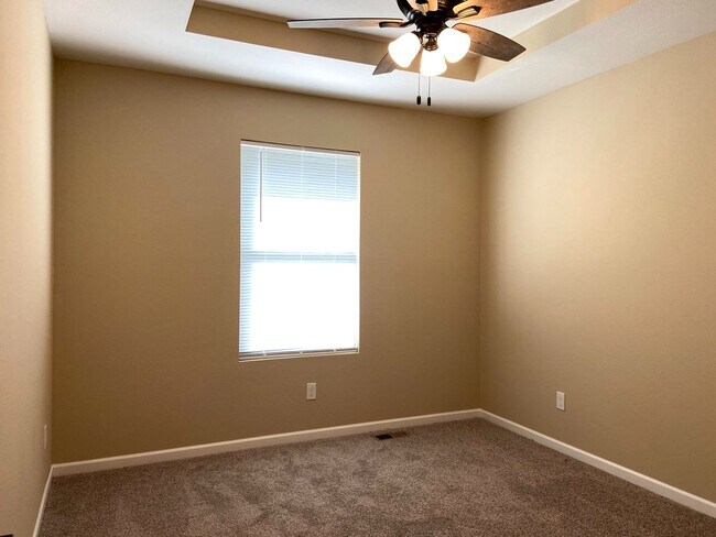 Building Photo - $1,650 - 3Bd, 3Bth, Home